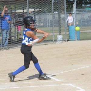 10u-swing-the-bat-1